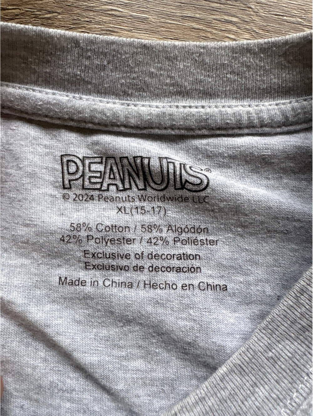 Peanuts Embroidered Graphic T-Shirt Gray Peanuts Brand XL - Picture 3 of 5